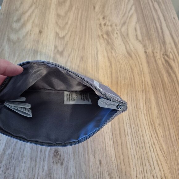 NWOT Thirty-One Grey Window Pane Check Make Up Cosmetic Bag - Picture 5 of 5